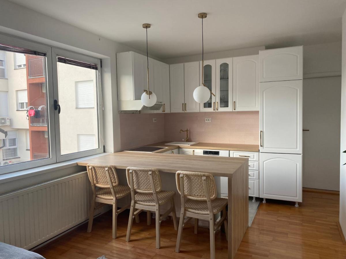 Gala Posh Apartment Soko Banja Exterior photo