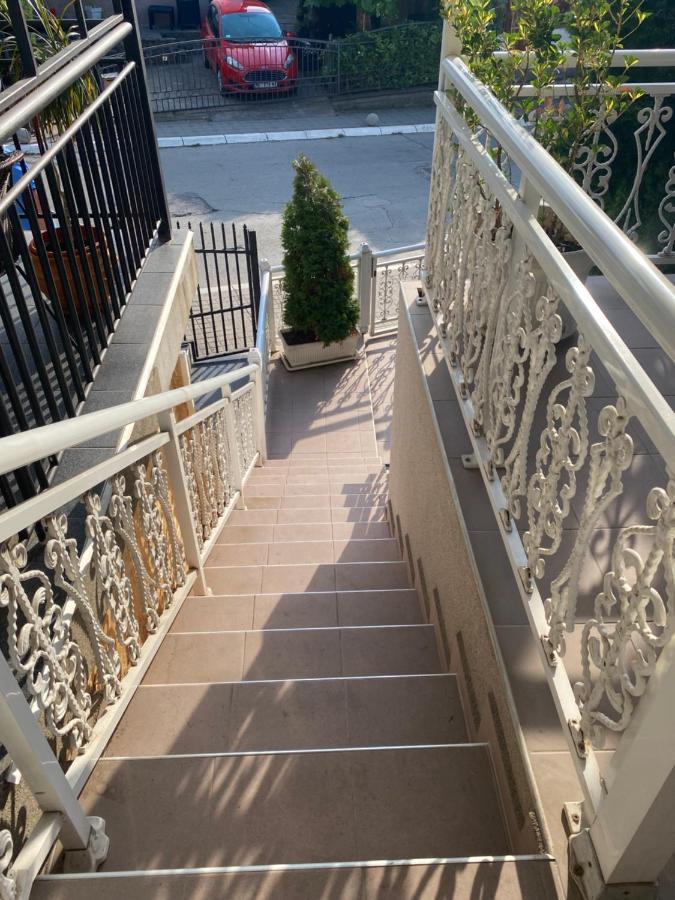 Gala Posh Apartment Soko Banja Exterior photo